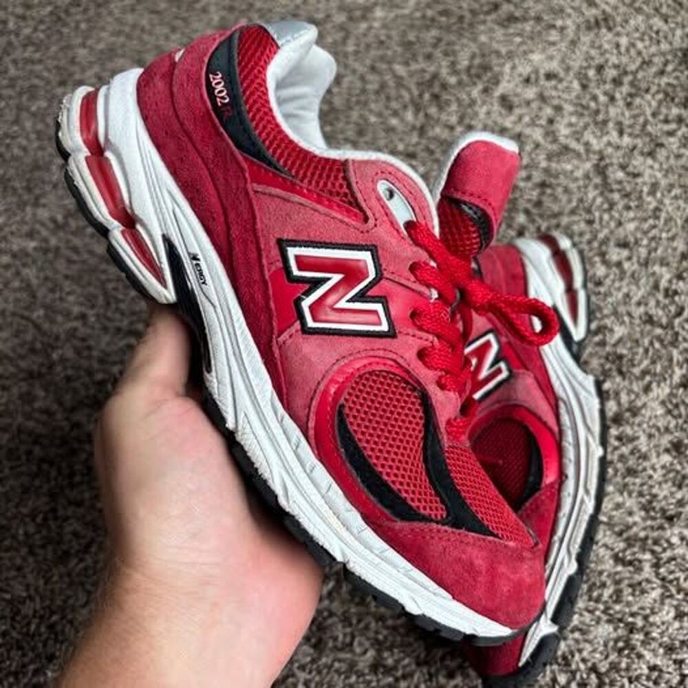 New Balance 2002R Sneakers Red Mens 6-5 Womens 8 M2002RDR